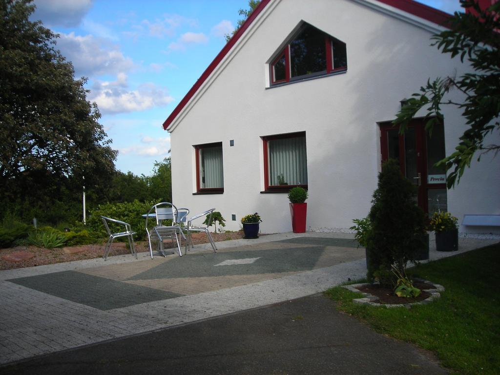 Solrosen I Simrishamn - Oesterlen Exterior photo